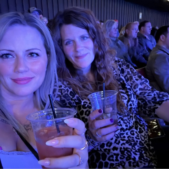 Please like the flyer to be notified for my live show! - Picture 4 of 7